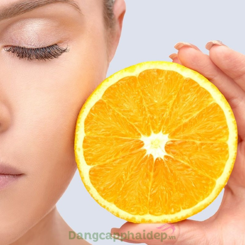 alt text: Các loại serum và viên uống vitamin C