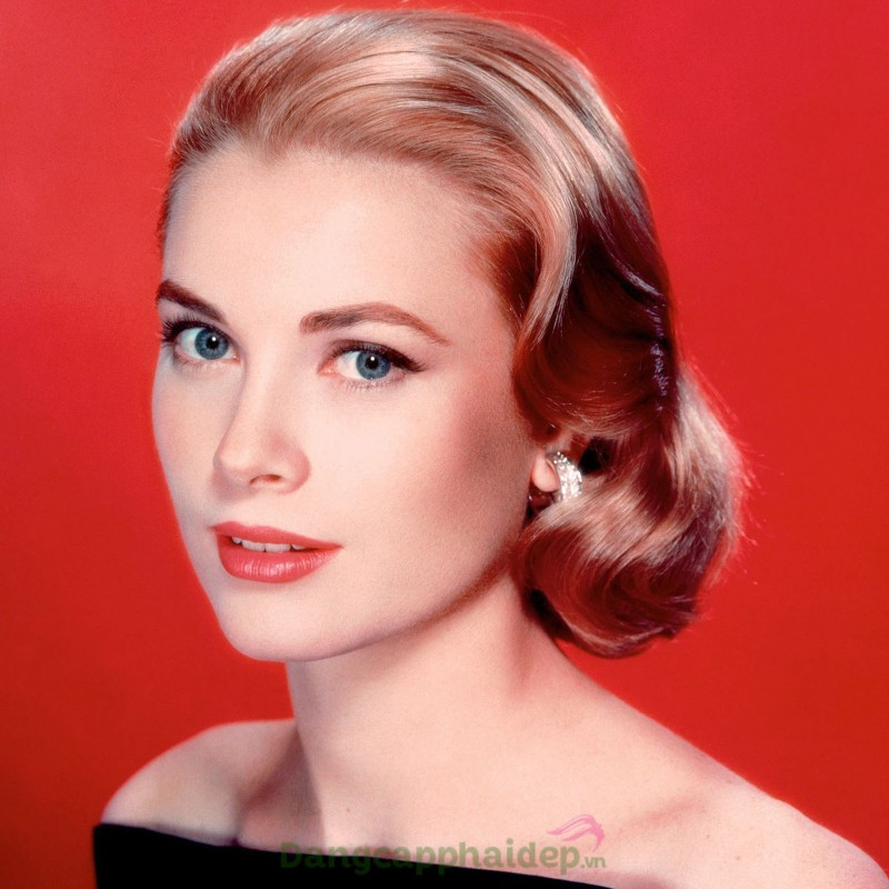 alt text: Grace Kelly